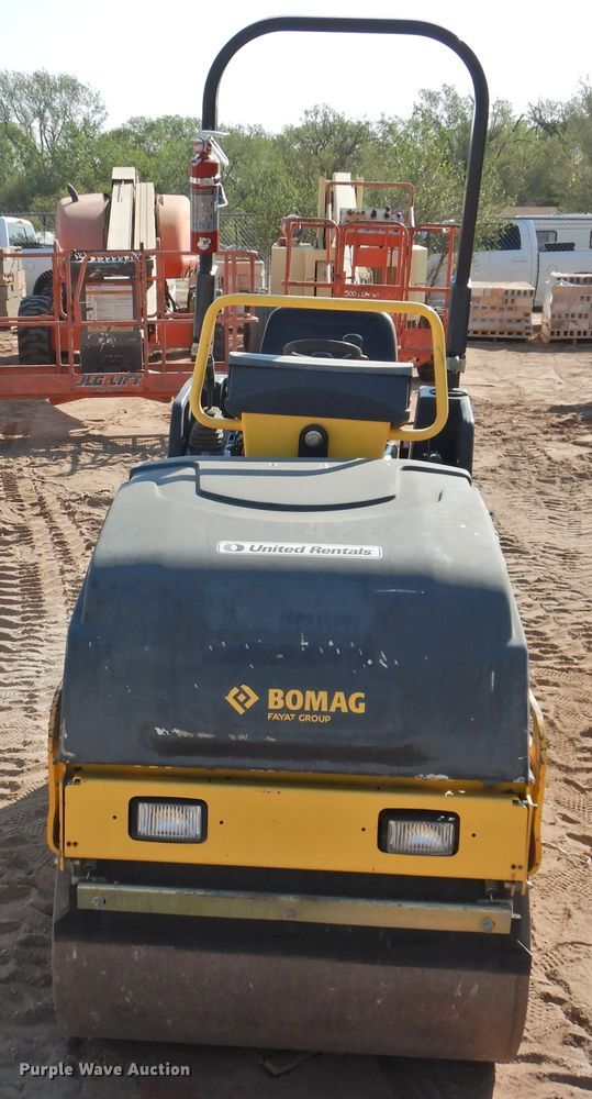 image for item HO9933 2015 Bomag BW900-50  double drum vibratory roller