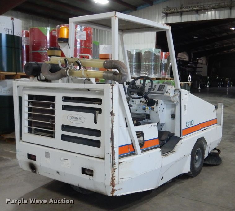 image for item HS9764 Tennant 810 floor sweeper