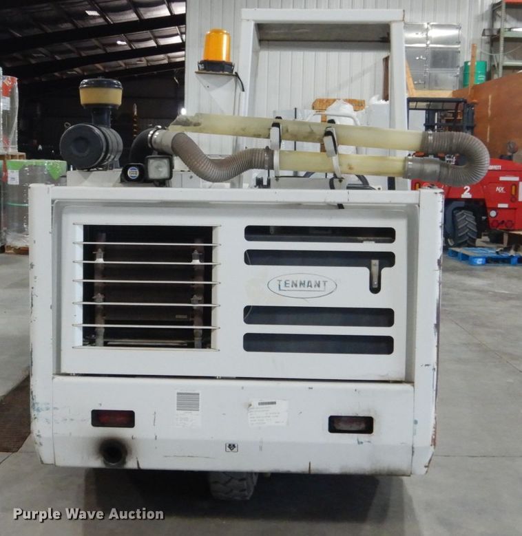 image for item HS9764 Tennant 810 floor sweeper