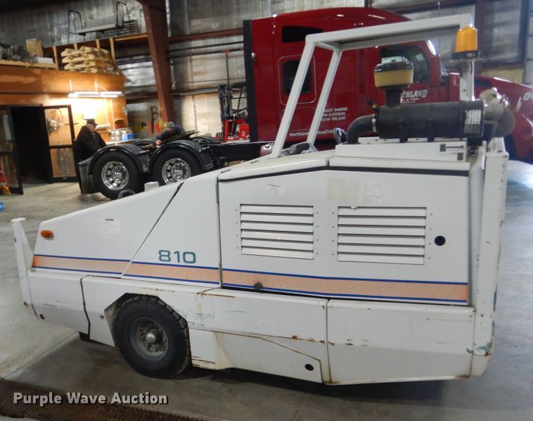 image for item HS9764 Tennant 810 floor sweeper