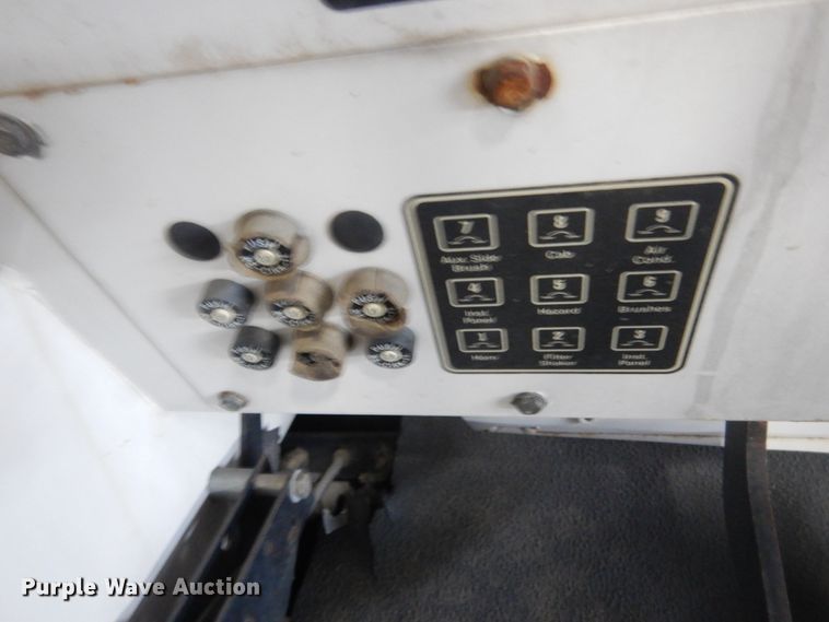 image for item HS9764 Tennant 810 floor sweeper