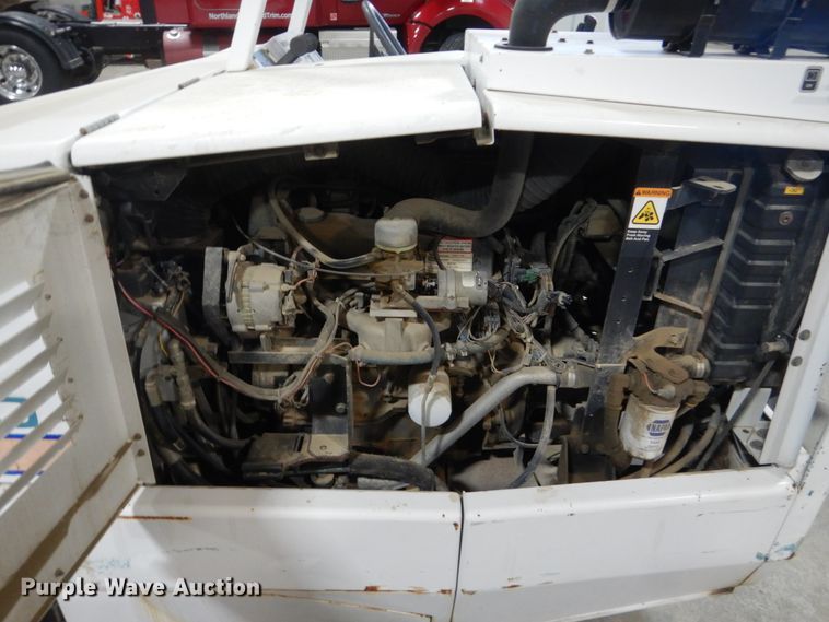 image for item HS9764 Tennant 810 floor sweeper