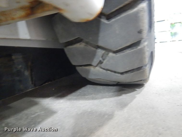 image for item HS9764 Tennant 810 floor sweeper