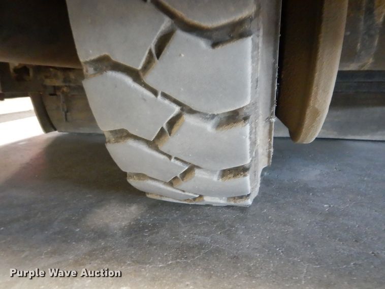 image for item HS9764 Tennant 810 floor sweeper