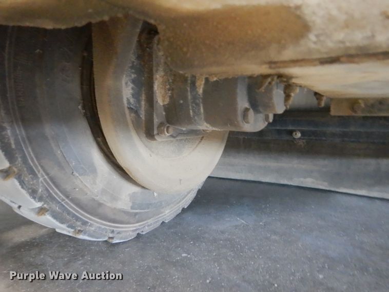 image for item HS9764 Tennant 810 floor sweeper