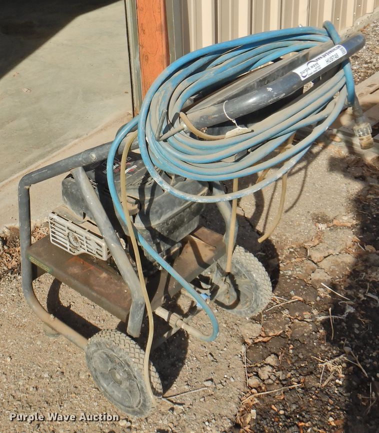 image for item HU9748 Generac G21 pressure washer