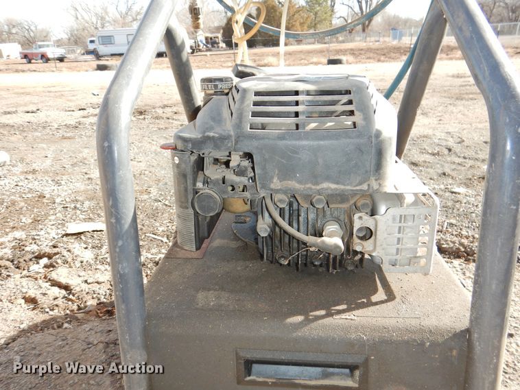 image for item HU9748 Generac G21 pressure washer