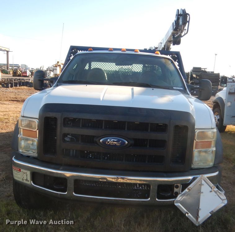 image for item HW9093 2008 Ford F550 Super Duty  utility truck with crane
