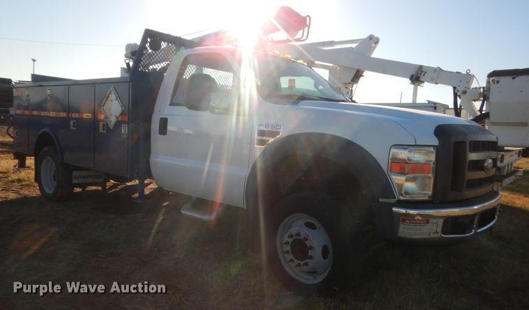 image for item HW9093 2008 Ford F550 Super Duty  utility truck with crane