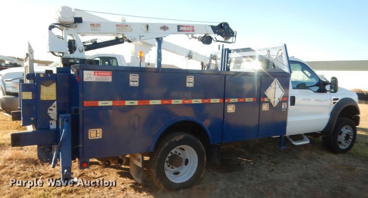 image for item HW9093 2008 Ford F550 Super Duty  utility truck with crane