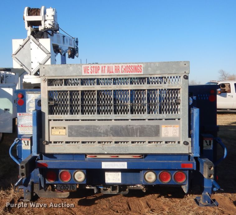 image for item HW9093 2008 Ford F550 Super Duty  utility truck with crane