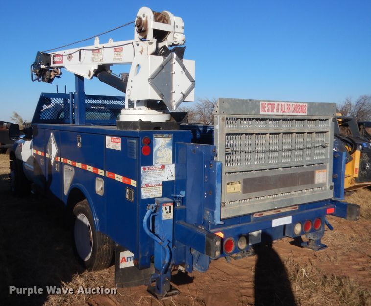 image for item HW9093 2008 Ford F550 Super Duty  utility truck with crane