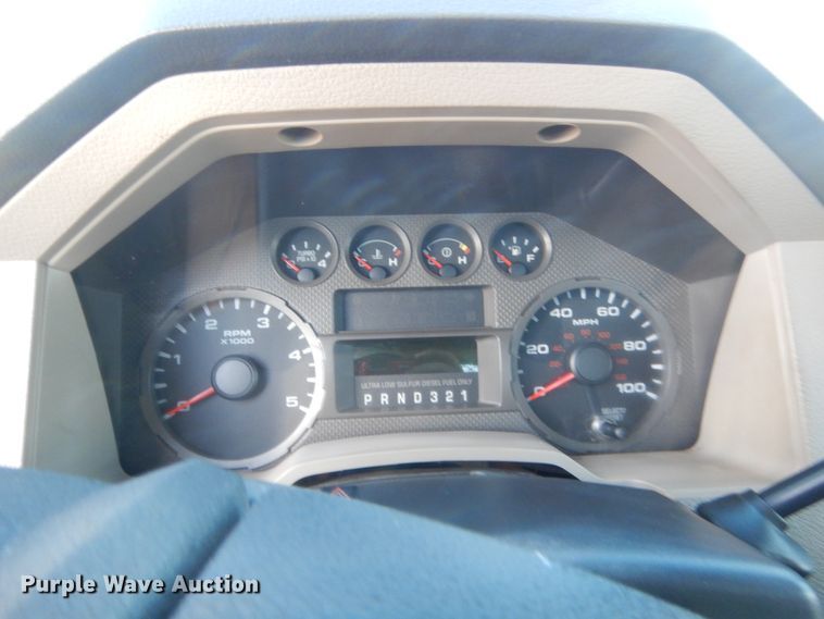 image for item HW9093 2008 Ford F550 Super Duty  utility truck with crane