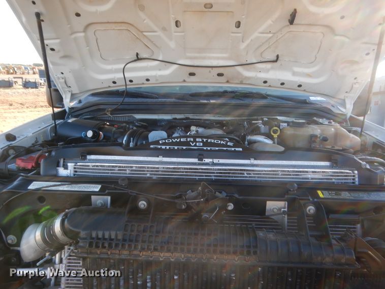 image for item HW9093 2008 Ford F550 Super Duty  utility truck with crane