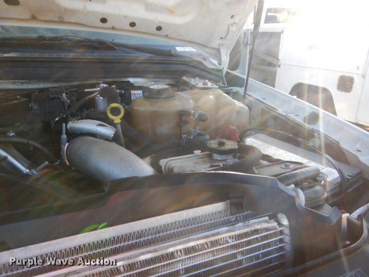 image for item HW9093 2008 Ford F550 Super Duty  utility truck with crane