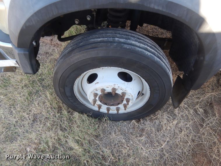 image for item HW9093 2008 Ford F550 Super Duty  utility truck with crane