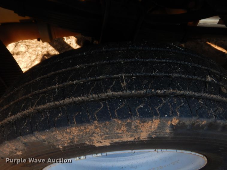 image for item HW9093 2008 Ford F550 Super Duty  utility truck with crane