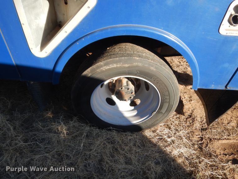 image for item HW9093 2008 Ford F550 Super Duty  utility truck with crane