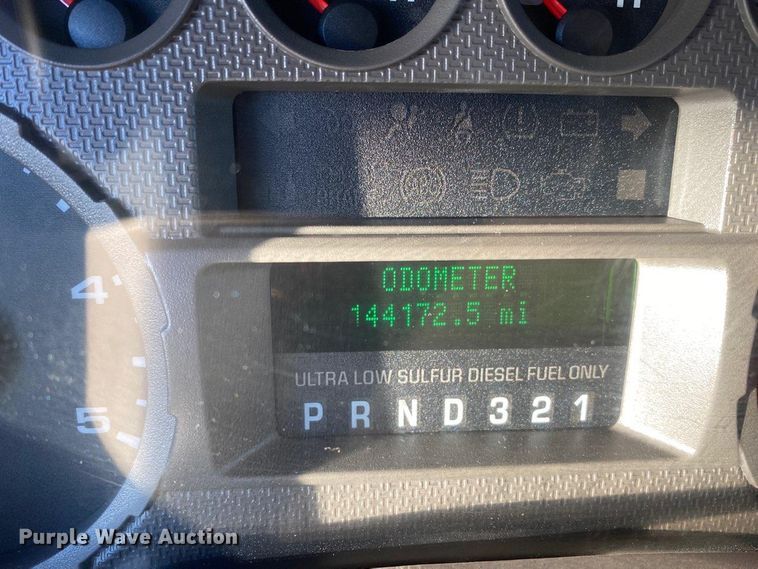 image for item HW9093 2008 Ford F550 Super Duty  utility truck with crane