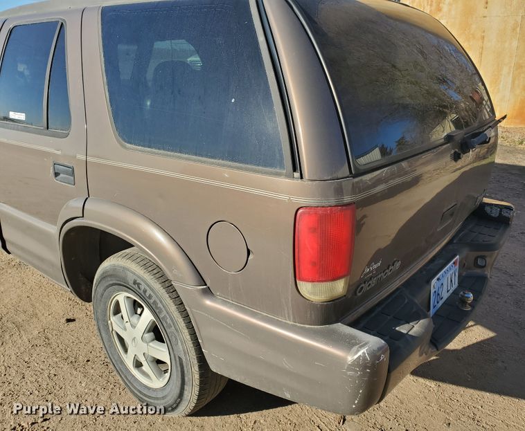 image for item HW9654 1998 Oldsmobile Bravada  SUV