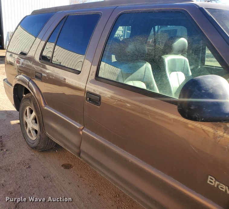 image for item HW9654 1998 Oldsmobile Bravada  SUV