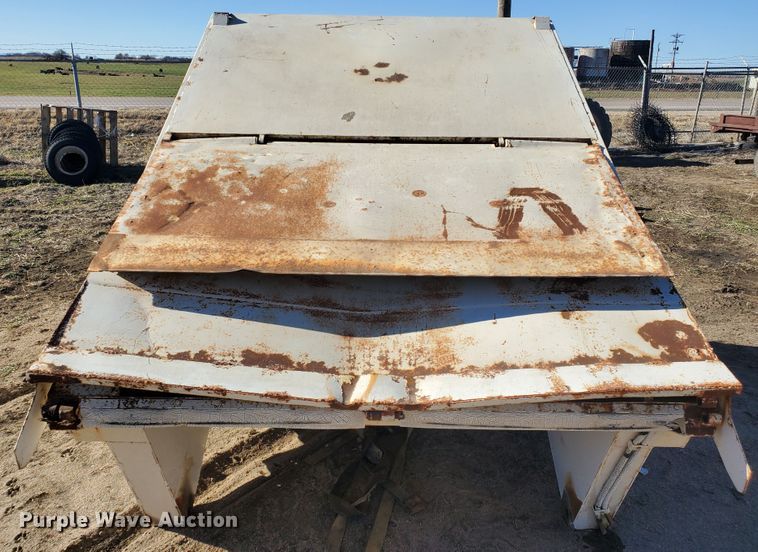 image for item HW9655 FMC Vanguard 3000 street sweeper refuse bin