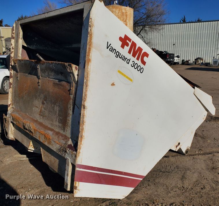image for item HW9655 FMC Vanguard 3000 street sweeper refuse bin