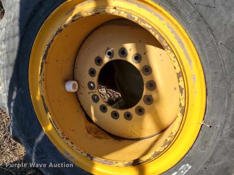 image for item HW9656 (4) 17.5-25 tires