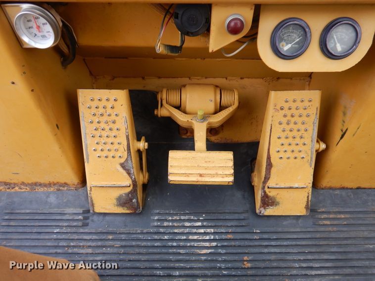 image for item DA5273 1988 Caterpillar 963  track loader