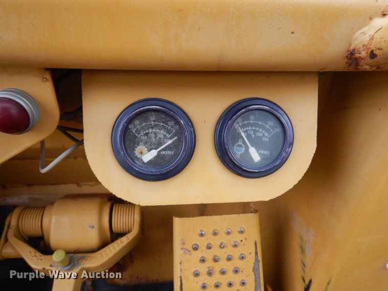 image for item DA5273 1988 Caterpillar 963  track loader