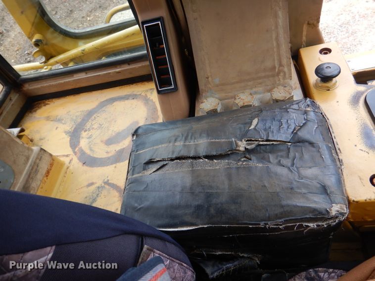 image for item DA5273 1988 Caterpillar 963  track loader