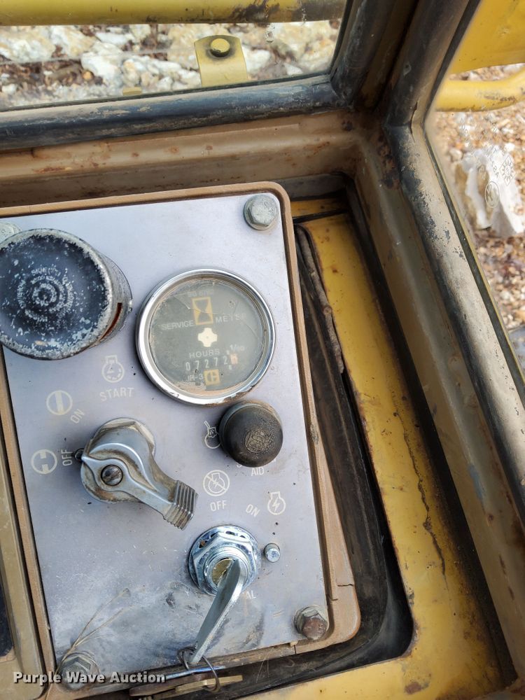 image for item DA5273 1988 Caterpillar 963  track loader