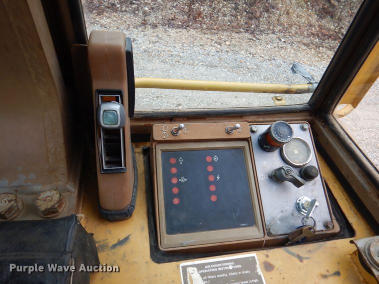 image for item DA5273 1988 Caterpillar 963  track loader