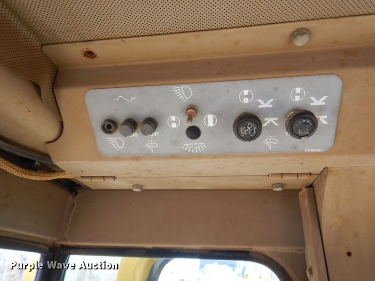 image for item DA5273 1988 Caterpillar 963  track loader