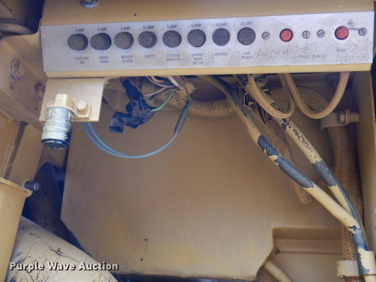 image for item DA5273 1988 Caterpillar 963  track loader