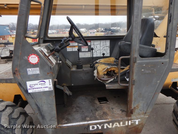 image for item DF3242 Gehl 553  telehandler