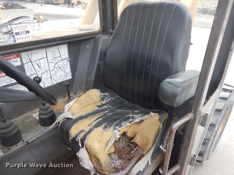 image for item DF3242 Gehl 553  telehandler