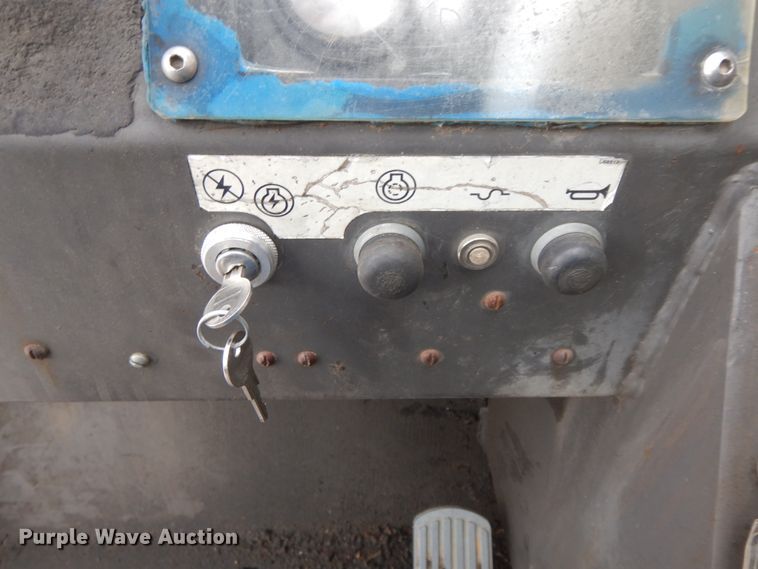 image for item DF3242 Gehl 553  telehandler