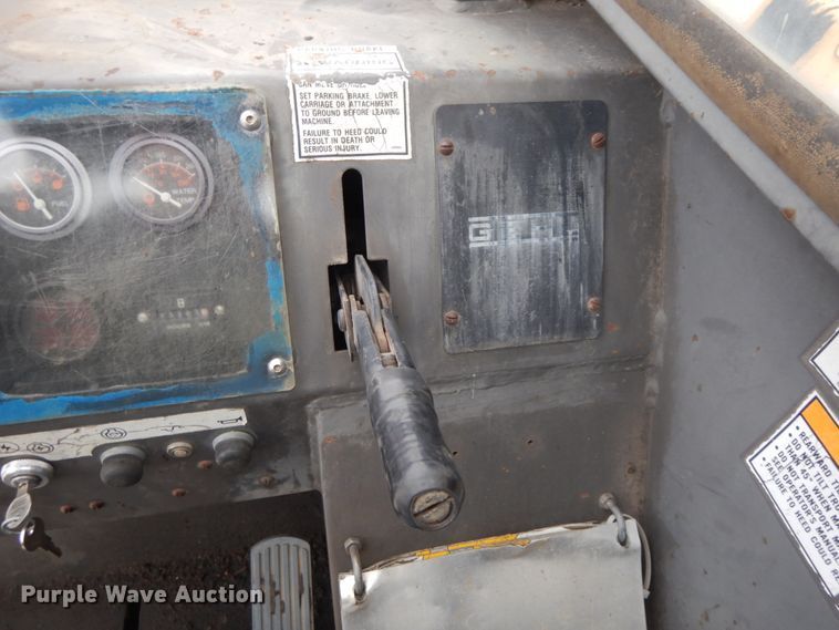 image for item DF3242 Gehl 553  telehandler