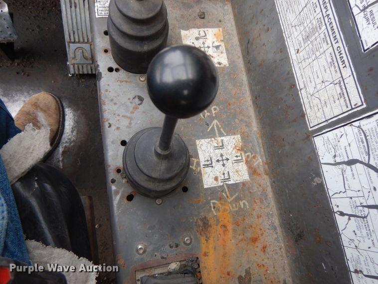 image for item DF3242 Gehl 553  telehandler