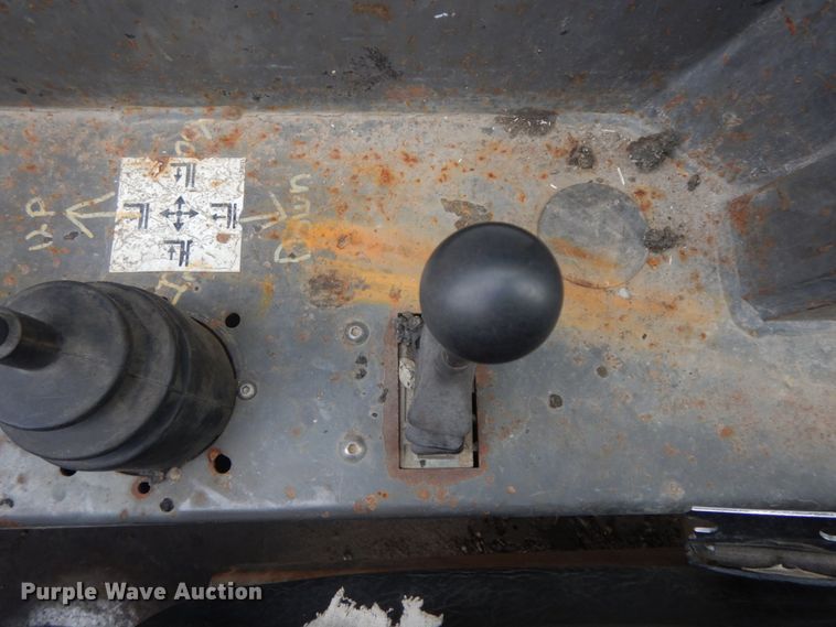 image for item DF3242 Gehl 553  telehandler