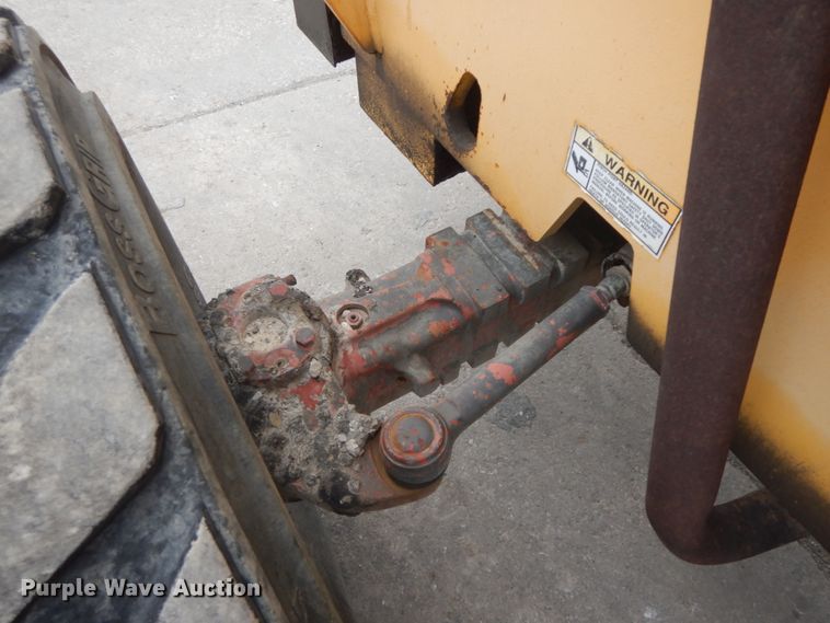 image for item DF3242 Gehl 553  telehandler