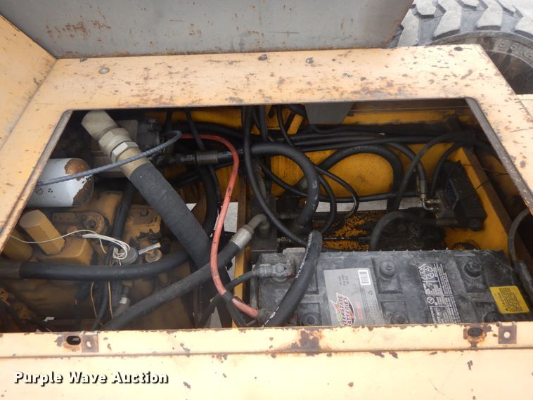 image for item DF3242 Gehl 553  telehandler