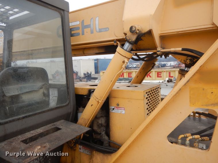 image for item DF3242 Gehl 553  telehandler