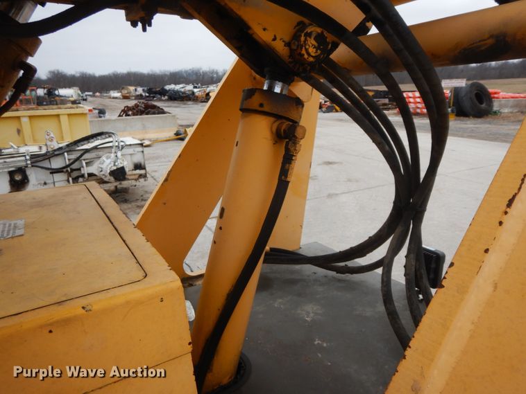 image for item DF3242 Gehl 553  telehandler