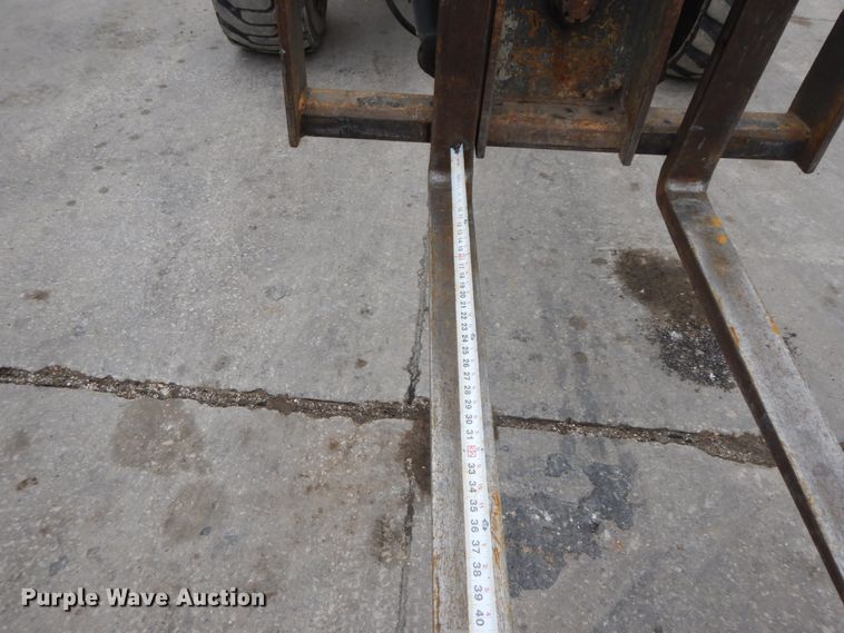 image for item DF3242 Gehl 553  telehandler