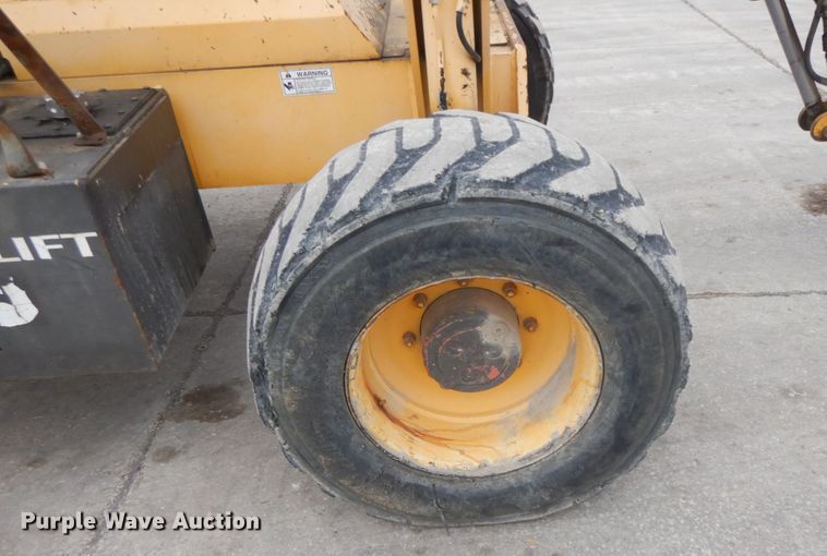 image for item DF3242 Gehl 553  telehandler