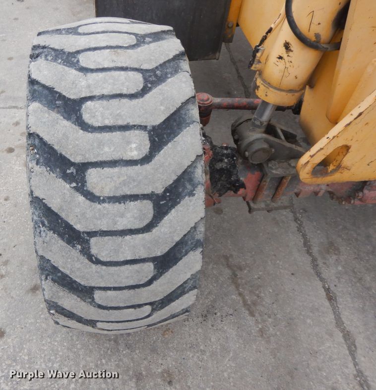 image for item DF3242 Gehl 553  telehandler