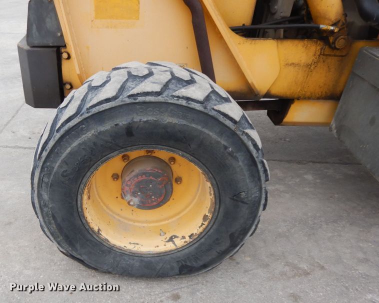 image for item DF3242 Gehl 553  telehandler