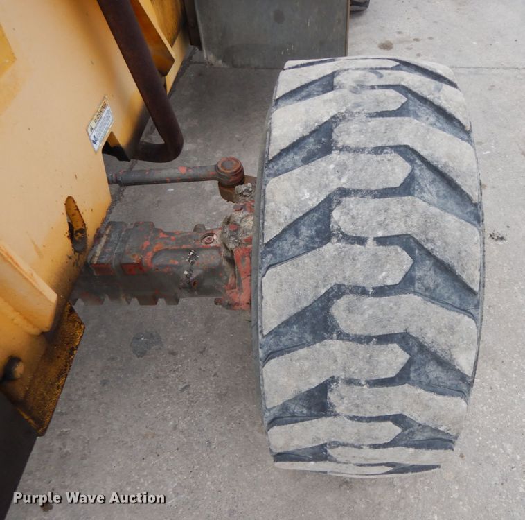 image for item DF3242 Gehl 553  telehandler